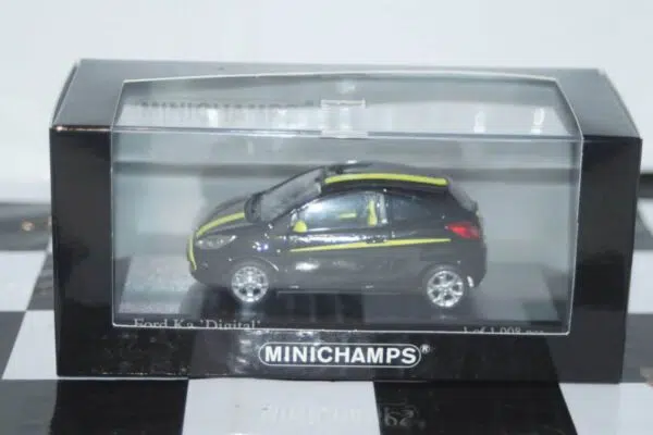 MinichampsFordStreetKARedDoor: