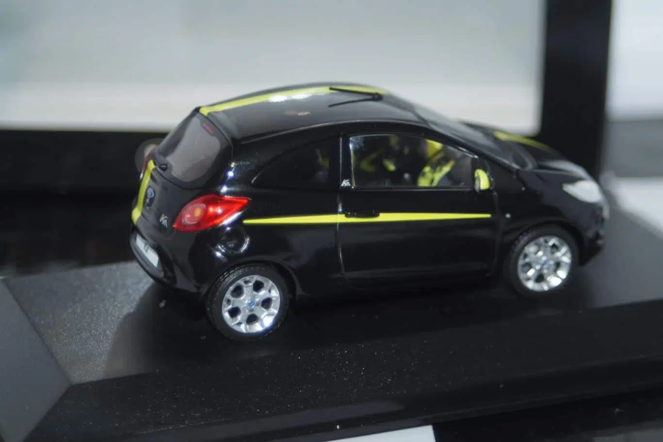 MinichampsFordStreetKARedDoor: