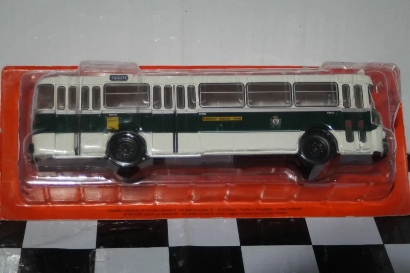 Ixo altaya berliet plr10 t.n.i 186 single deck coach 1/43 diecast  bus069