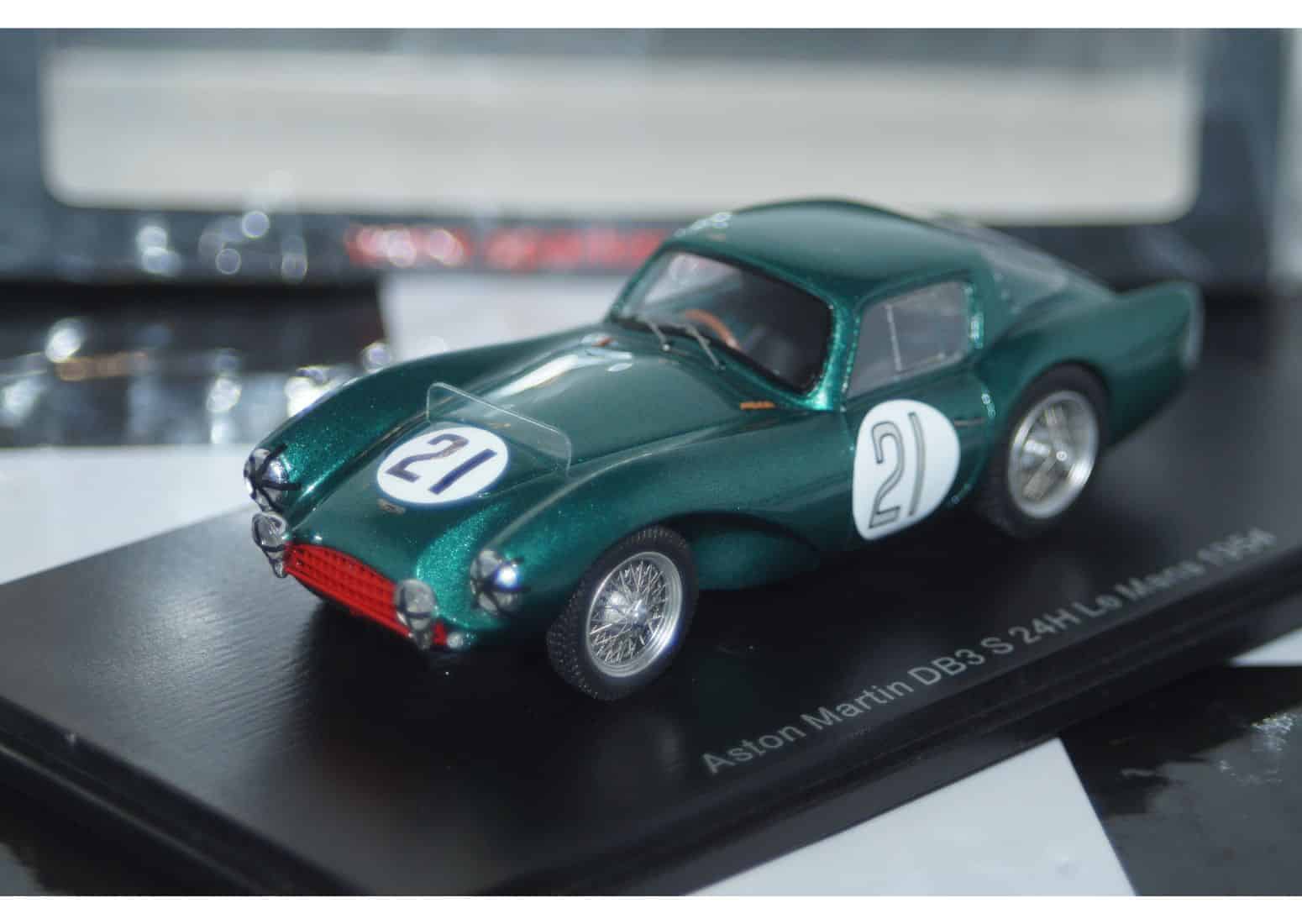 Spark aston martin db3 s no.21 24h le mans 1954 g. whitehead - j. stewart 1:43 resin s2436