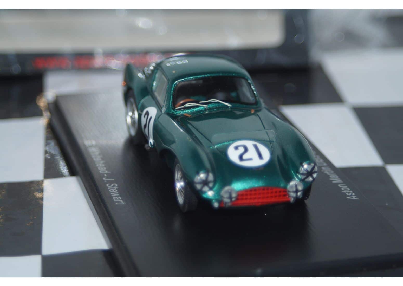 Spark aston martin db3 s no.21 24h le mans 1954 g. whitehead - j. stewart 1:43 resin s2436