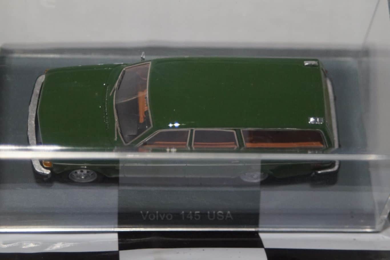 NEO Models Volvo 145 Usa Estate Green NEO43093 1:43 scale