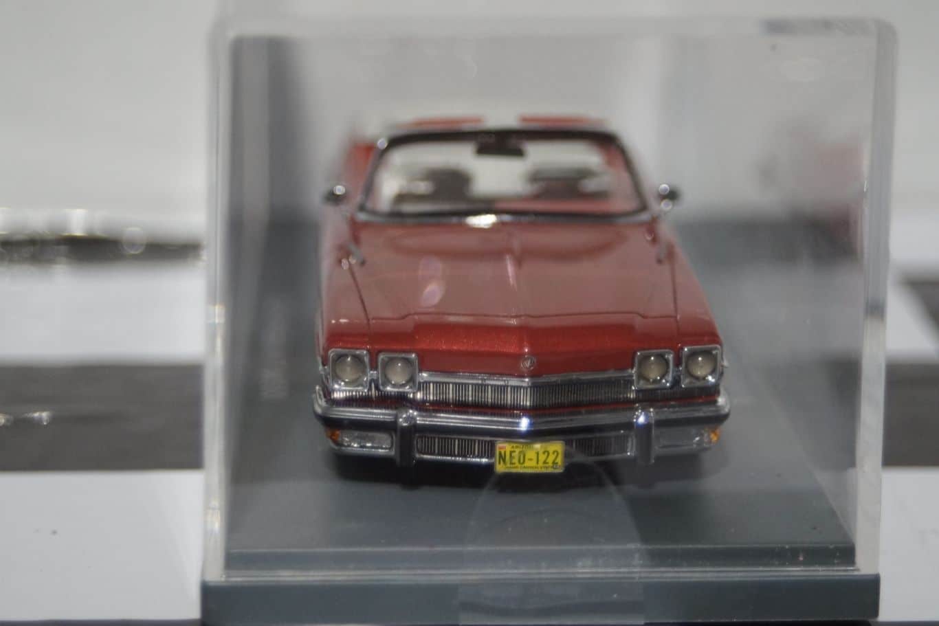 NEO Models American Excellence Buick Le Sabre Red NEO44122 1:43