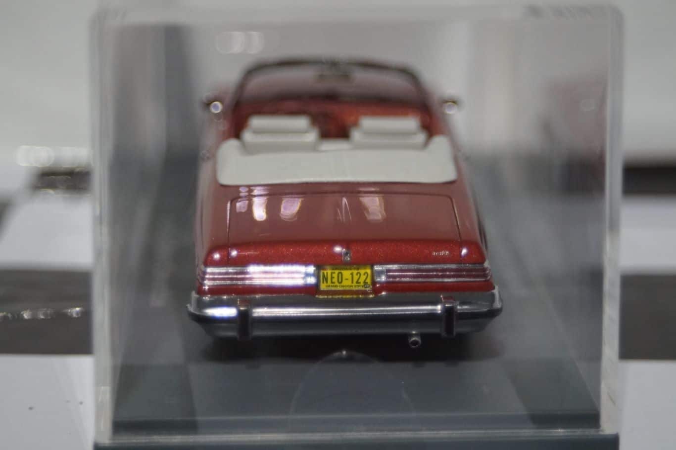 NEO Models American Excellence Buick Le Sabre Red NEO44122 1:43