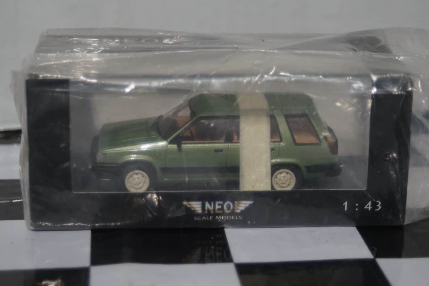 NEO Models Toyota Tercel Green NEO44530 1:43