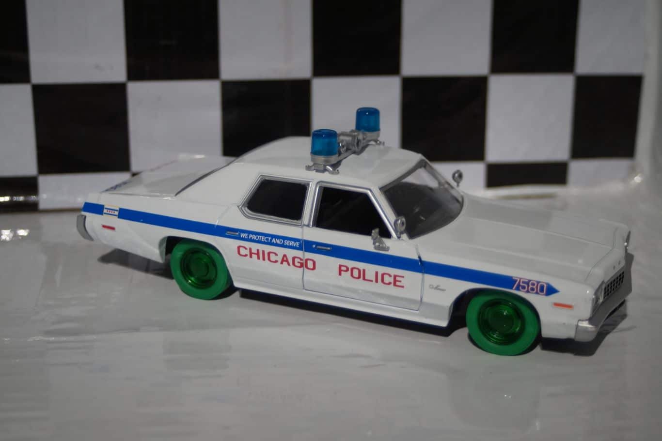 Greenlight Dodge Monaco Chicago Police Department 1:24 Diecast 84012