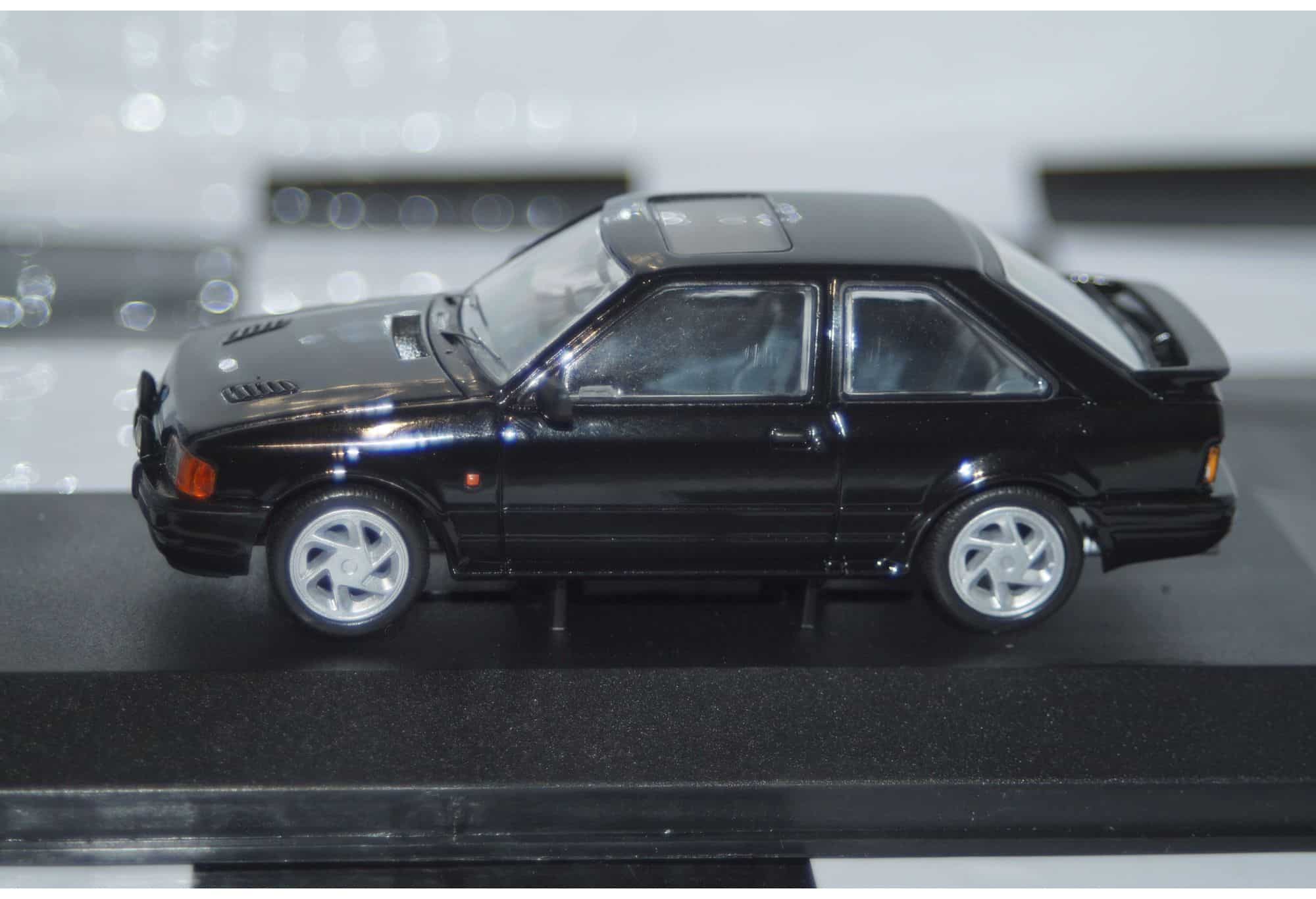Vanguards Ford Escort MK4 RS Turbo Black VA14301 1:43 Scale
