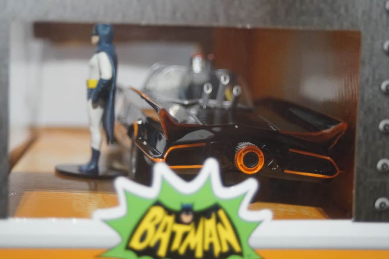 Jada tv series batmobile and batman die-cast 1:24 - ‎98259