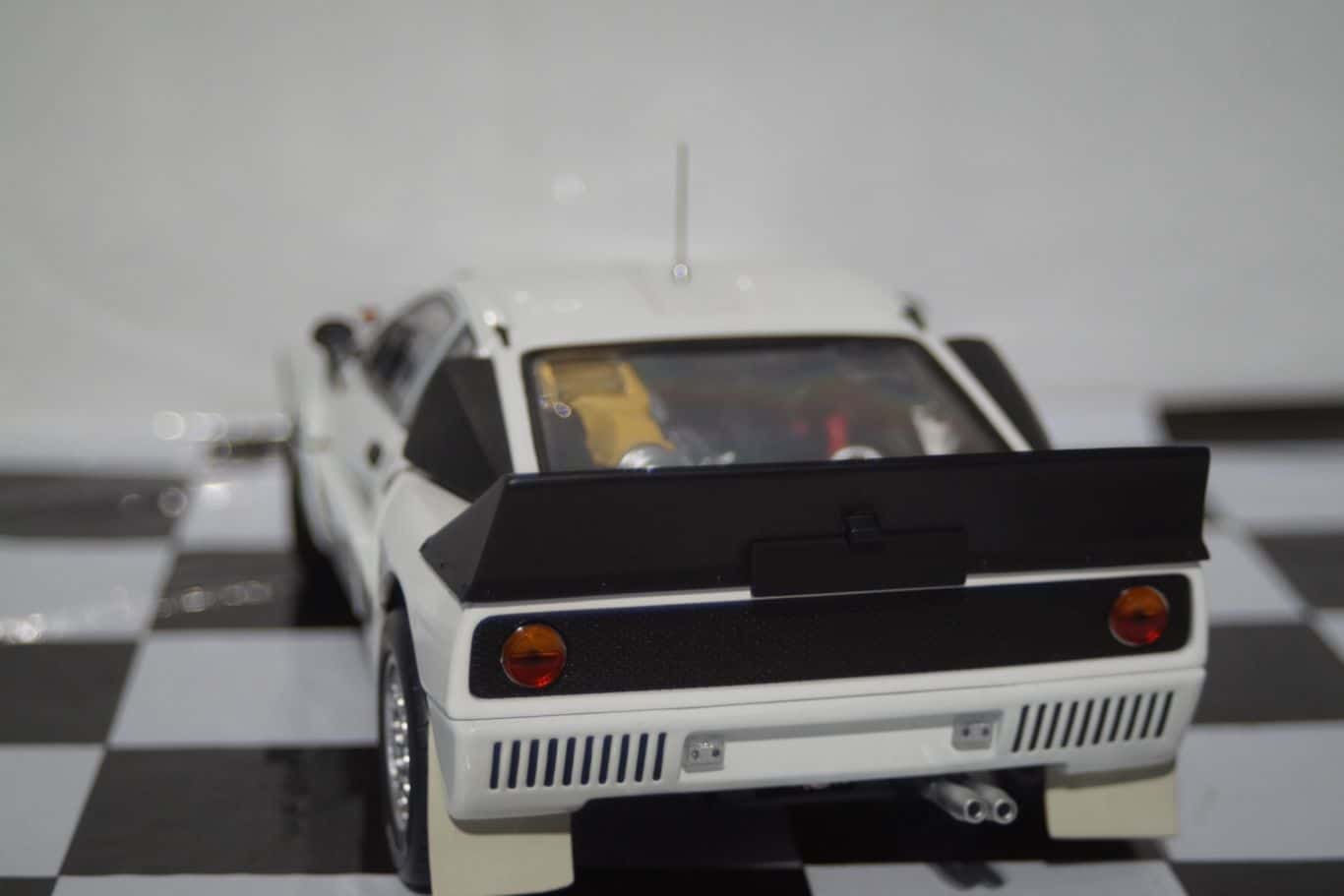 Lancia 037 rally presentation (white) 1:18 diecast kyosho 08304w