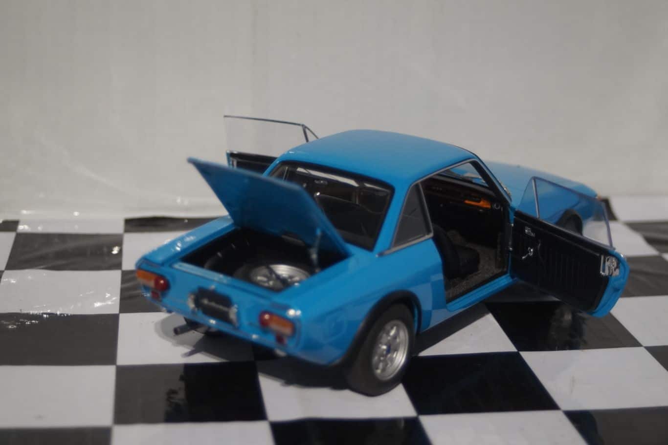 Lancia Fulvia 1.6 HF Fanal One 1:18 Diecast Autoart 74702