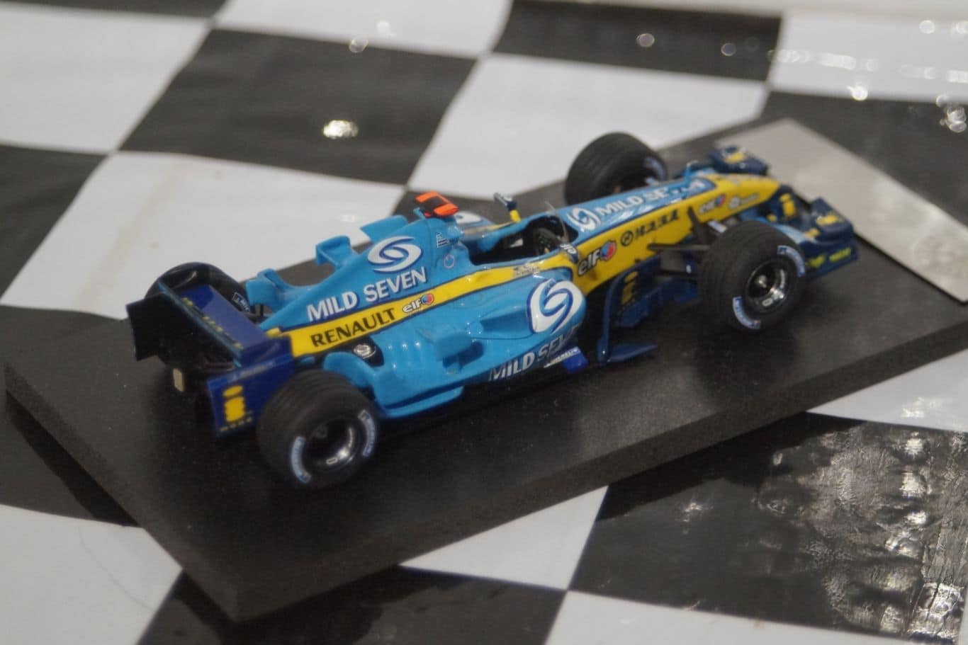 Automodel art renault r25 world champion f.alonso 2005 1/43 white metal built kit