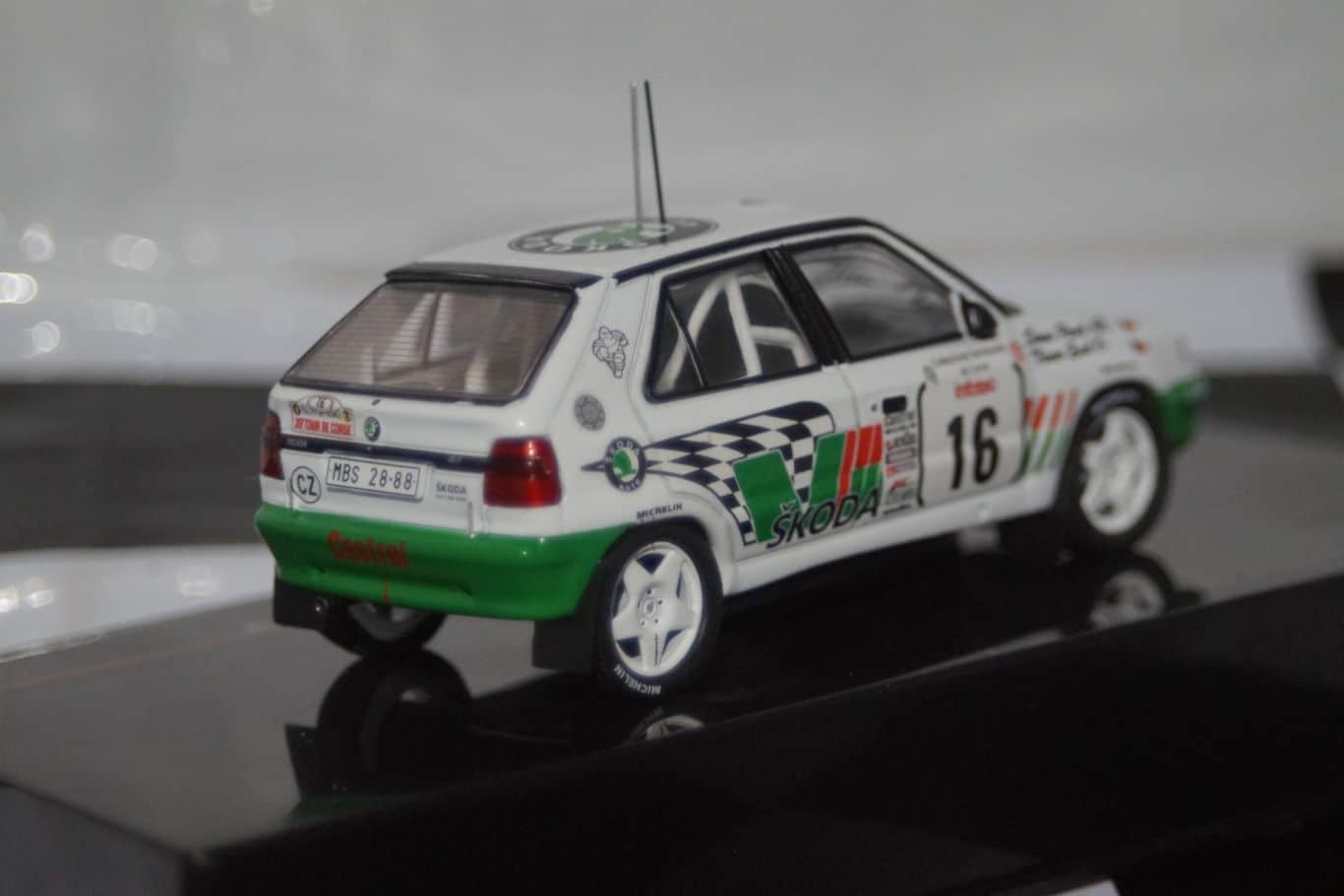 Ixo Skoda Felicia E.Triner T-D-C 1995 1:43 RAC371A