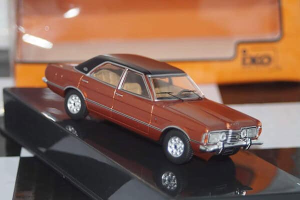 Ixo ford taunus glx 1973 diecast 1:43 clc392n