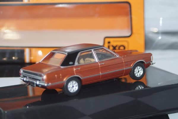 Ixo ford taunus glx 1973 diecast 1:43 clc392n