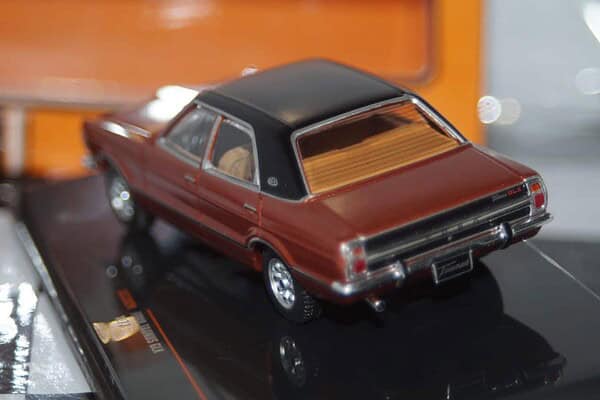 Ixo ford taunus glx 1973 diecast 1:43 clc392n