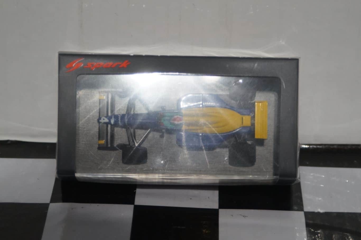 Spark Tyrrell 018 – 1989 Belgian GP J. Herbert 1:43 S1887