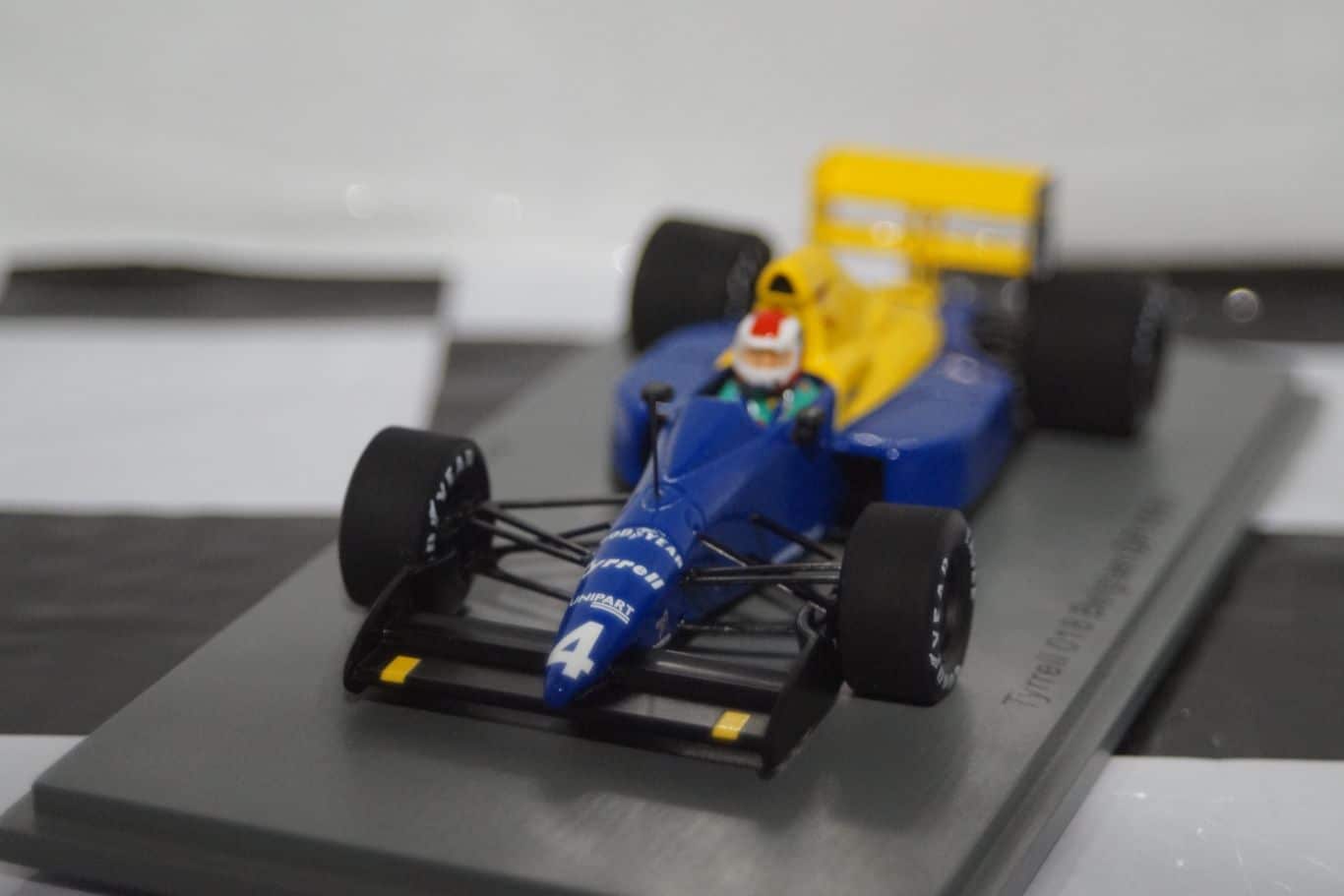 Spark Tyrrell 018 – 1989 Belgian GP J. Herbert 1:43 S1887