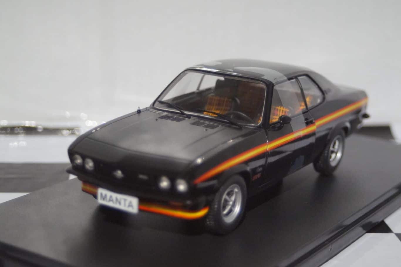 Whitebox opel manta gt/e black magic 1975 1:24 wb124095