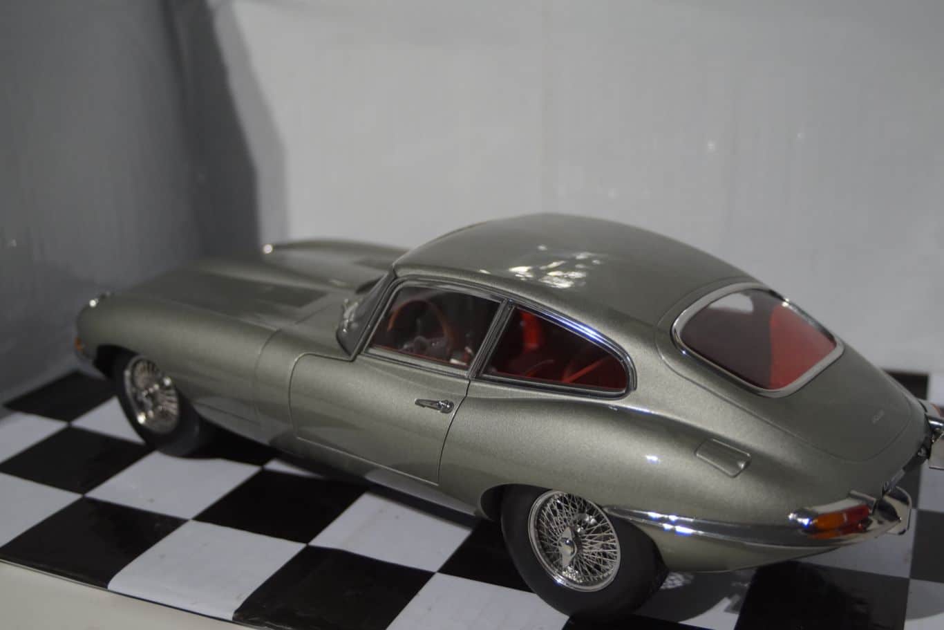 Norev Jaguar E Type Coupe Grey 1964 1:18 scale 122711