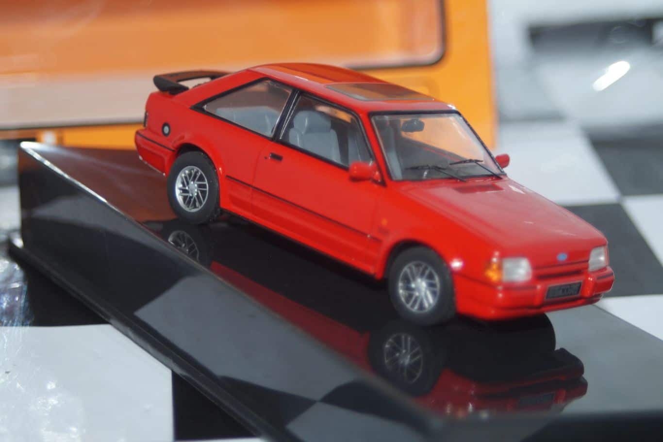 Ixo ford escort mkiv xr3i red diecast 1:43 clc395n