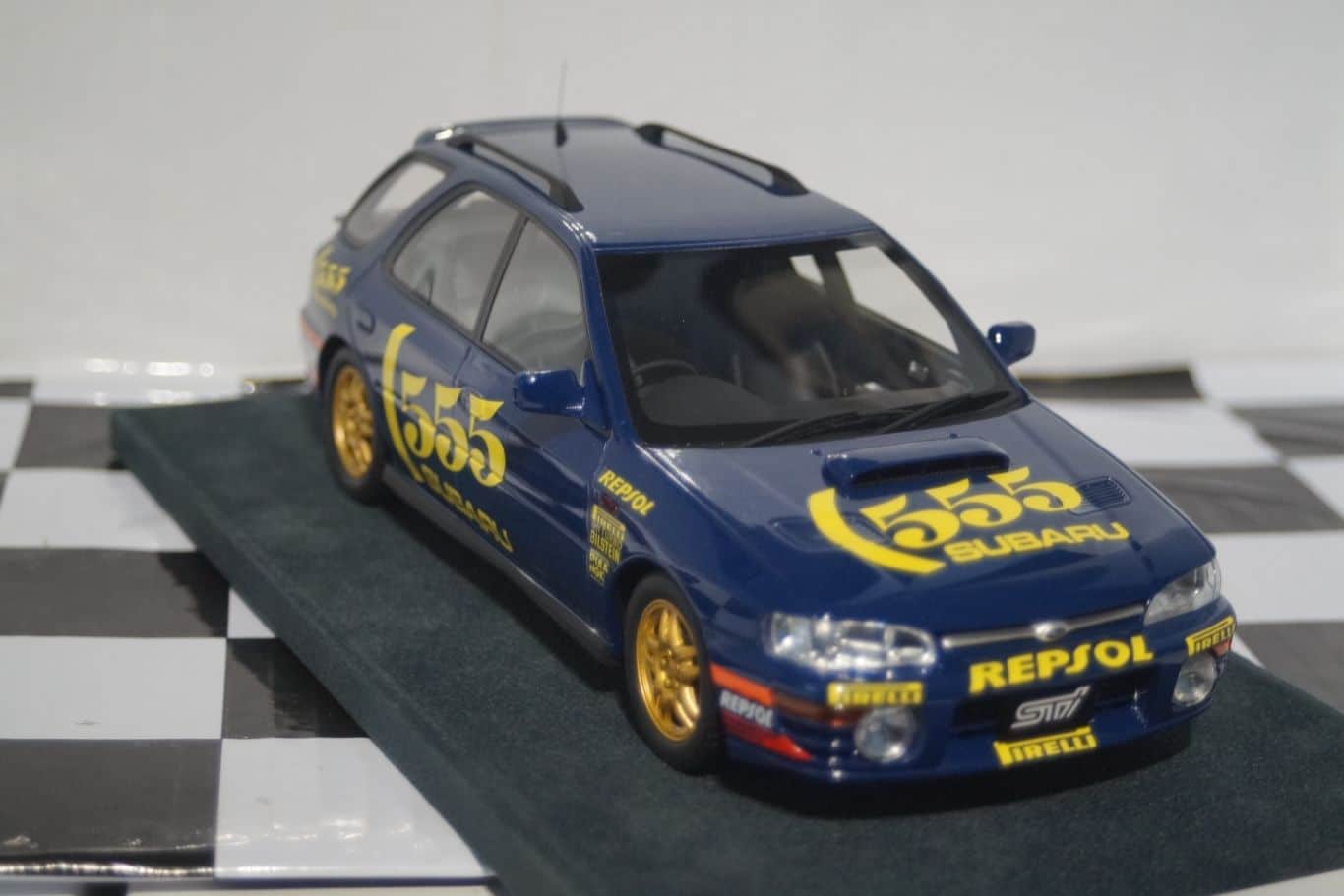 ENGUP Subaru Impreza WRX STI SPORT WAGON 555 1:18 ENGSUB002BL555