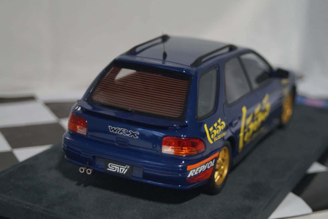 ENGUP Subaru Impreza WRX STI SPORT WAGON 555 1:18 ENGSUB002BL555