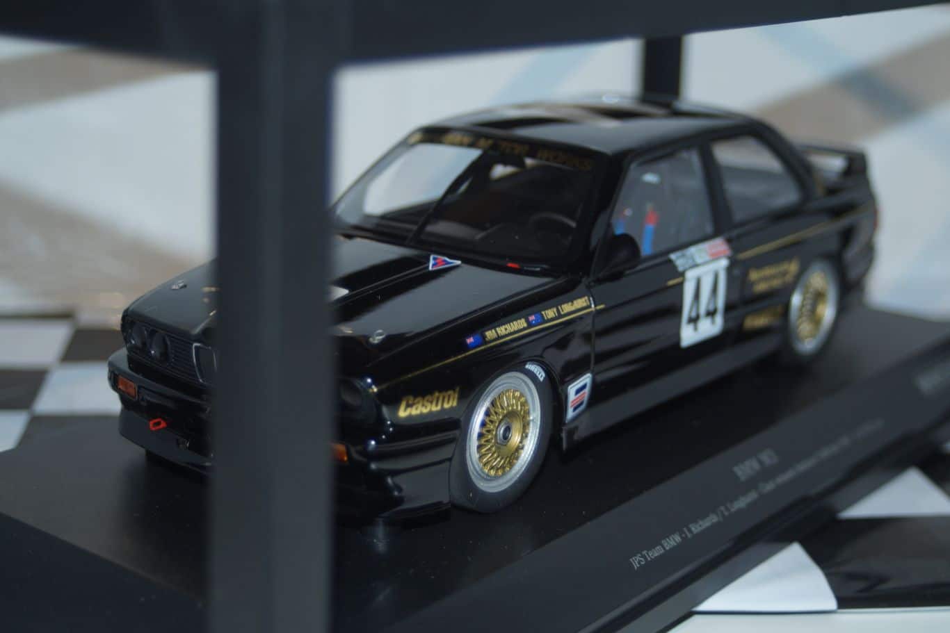 Minichamps bmw m3 bathurst 1000 km 1987 j.richards 1:18 155 872044