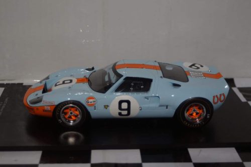 Spark Ford GT 40 Winner Le Mans 1968 18LM68 1:18 Scale Resin