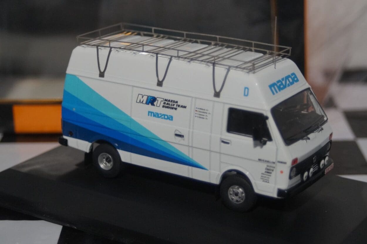 Ixo volkswagen lt35 lwb mazda rally assistance 1:43 scale rac375x