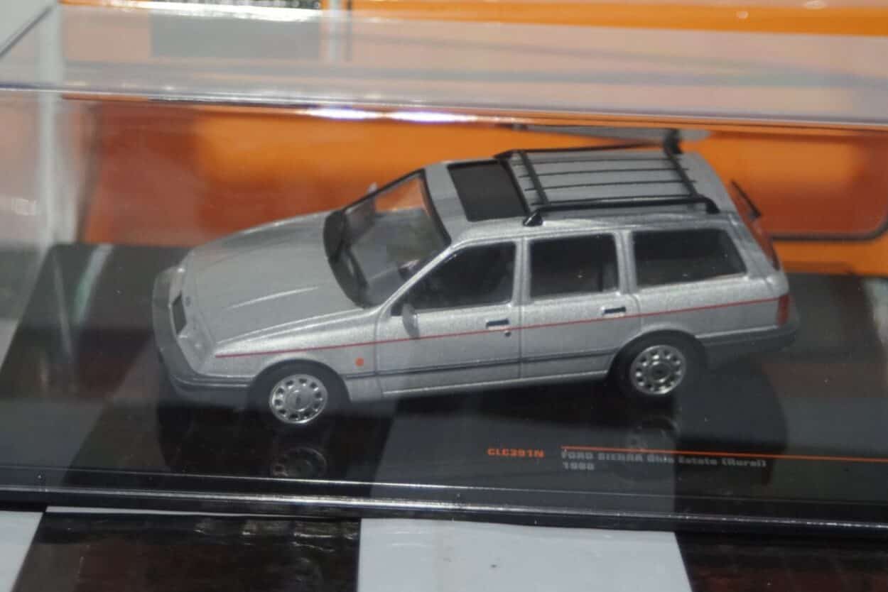 Ixo ford sierra ghia estate silver diecast 1:43 clc391n