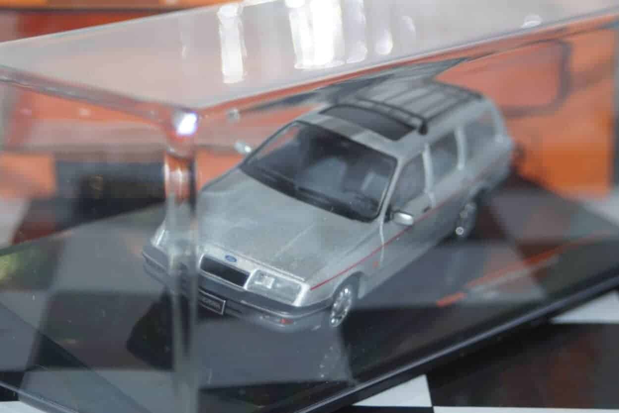 Ixo ford sierra ghia estate silver diecast 1:43 clc391n