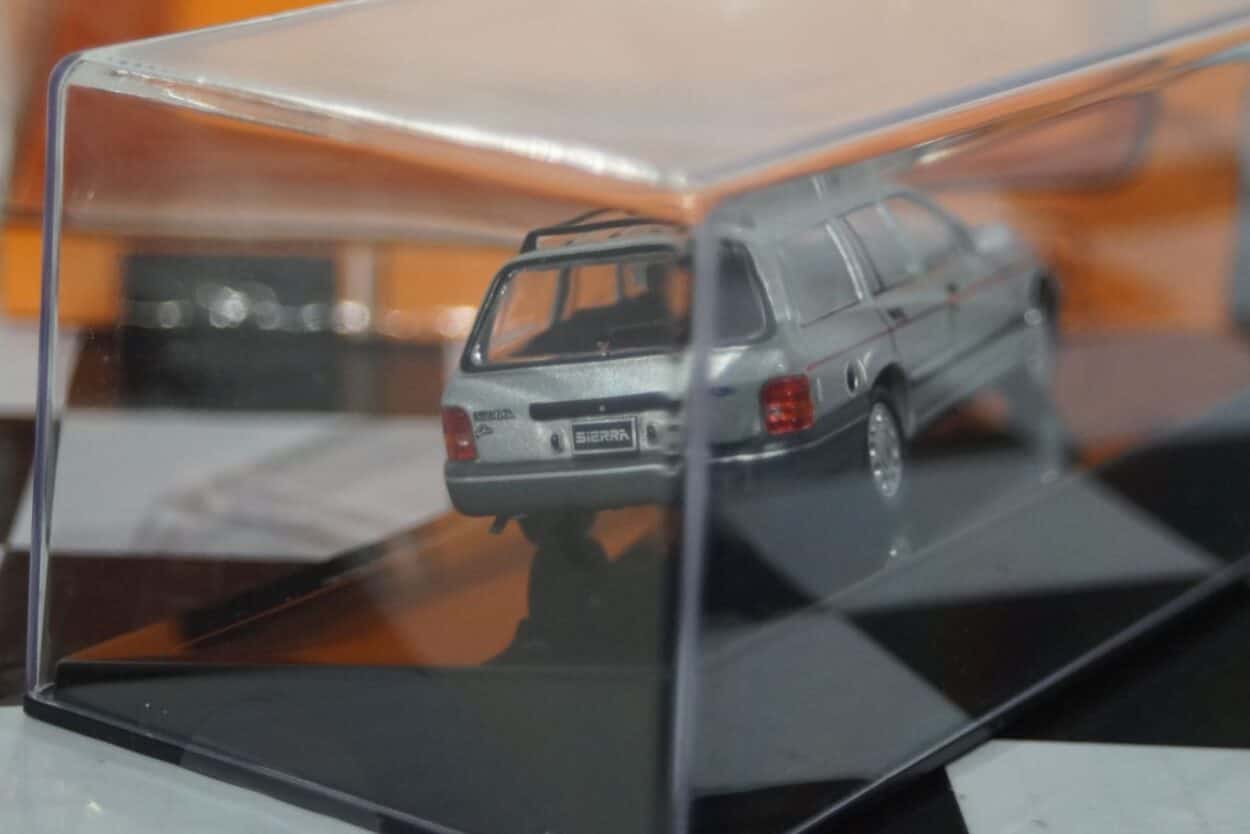 Ixo ford sierra ghia estate silver diecast 1:43 clc391n