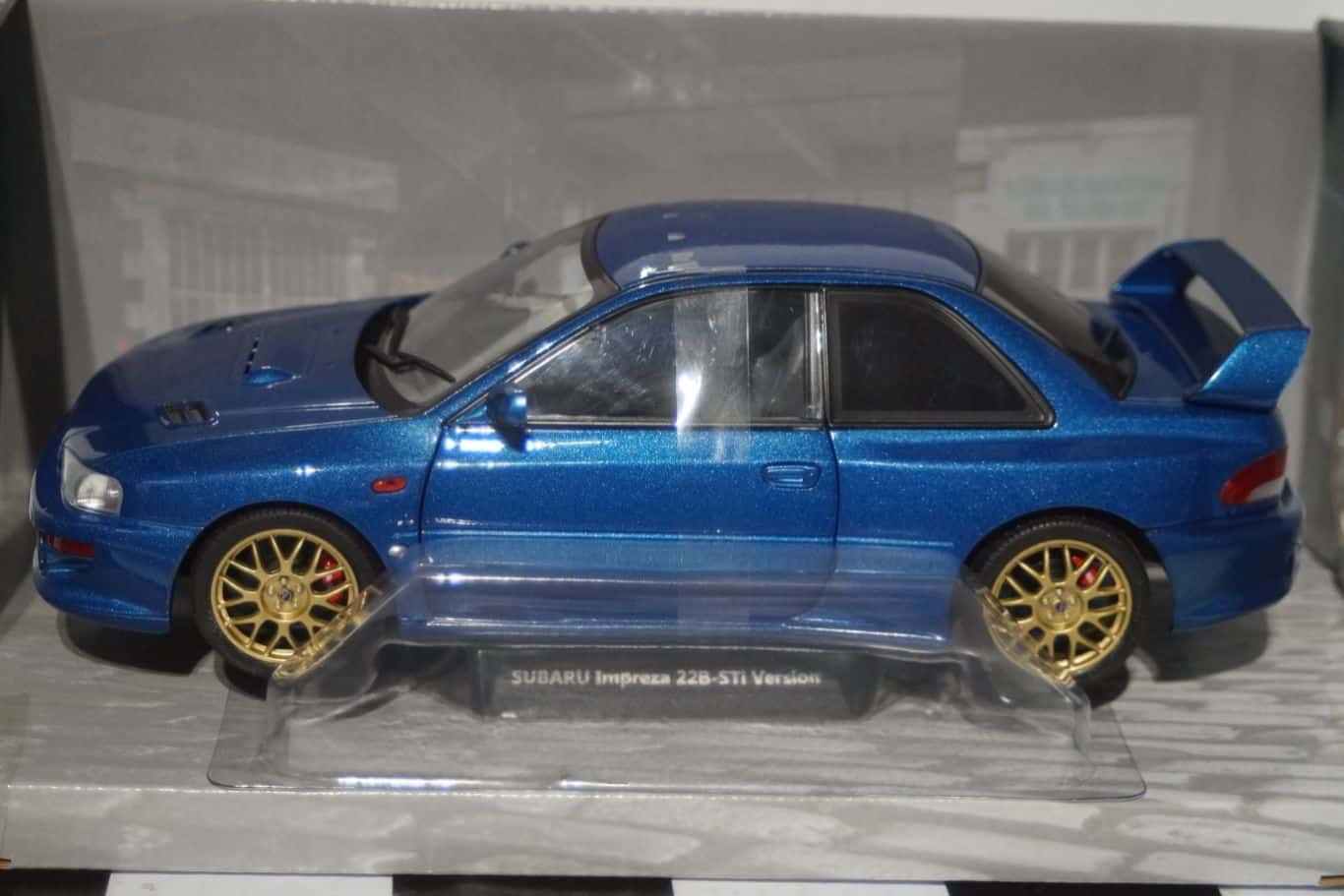 Solido Subaru Impreza 22B 1998 1:18 Diecast S1807401