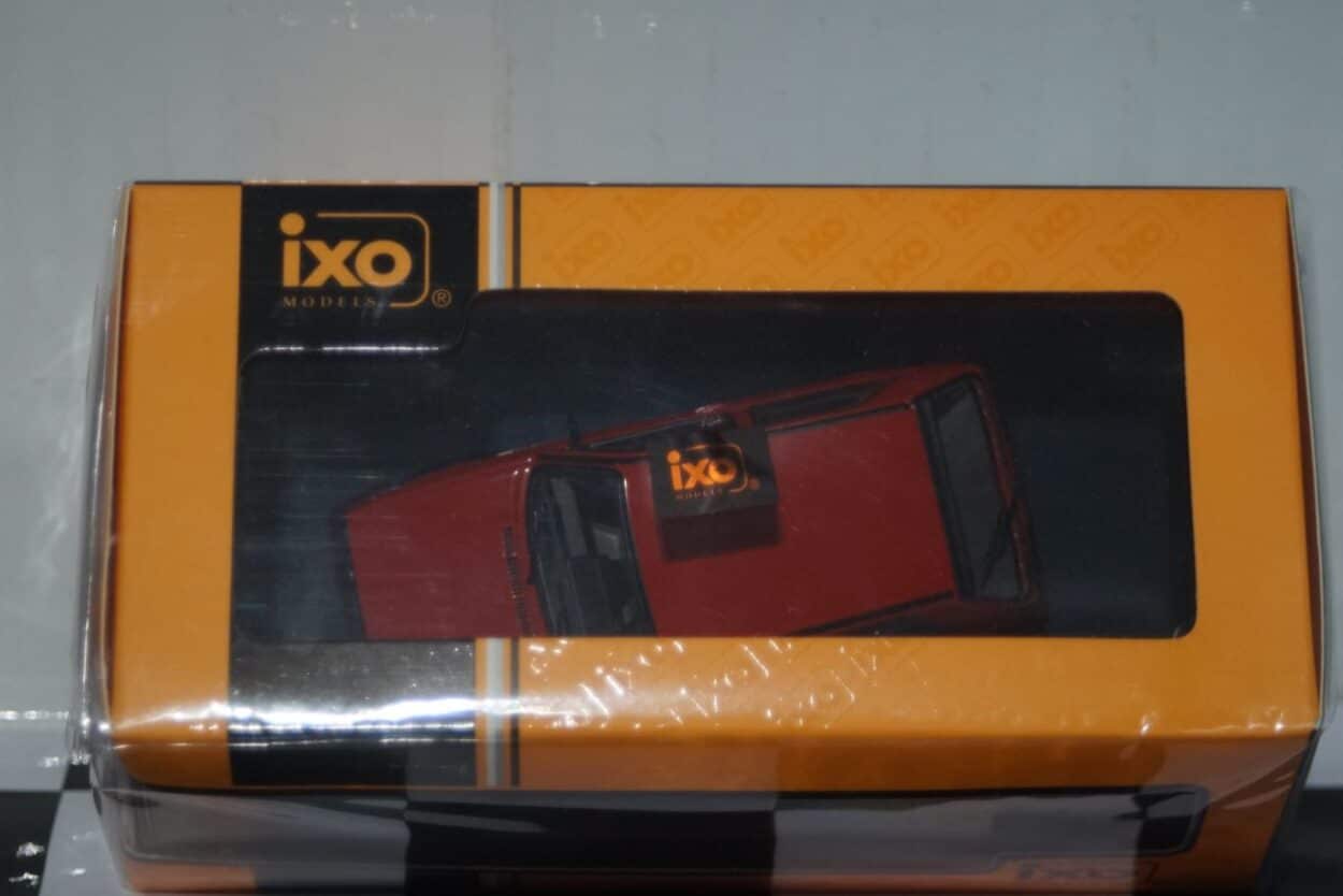 Ixo vw golf mk2 gti red diecast 1:43 clc408n
