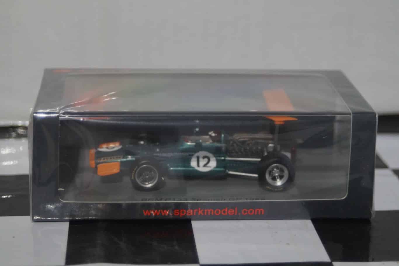 Spark brm p133 #12 spanish gp 1969 - j.oliver 1:43 resin s5706