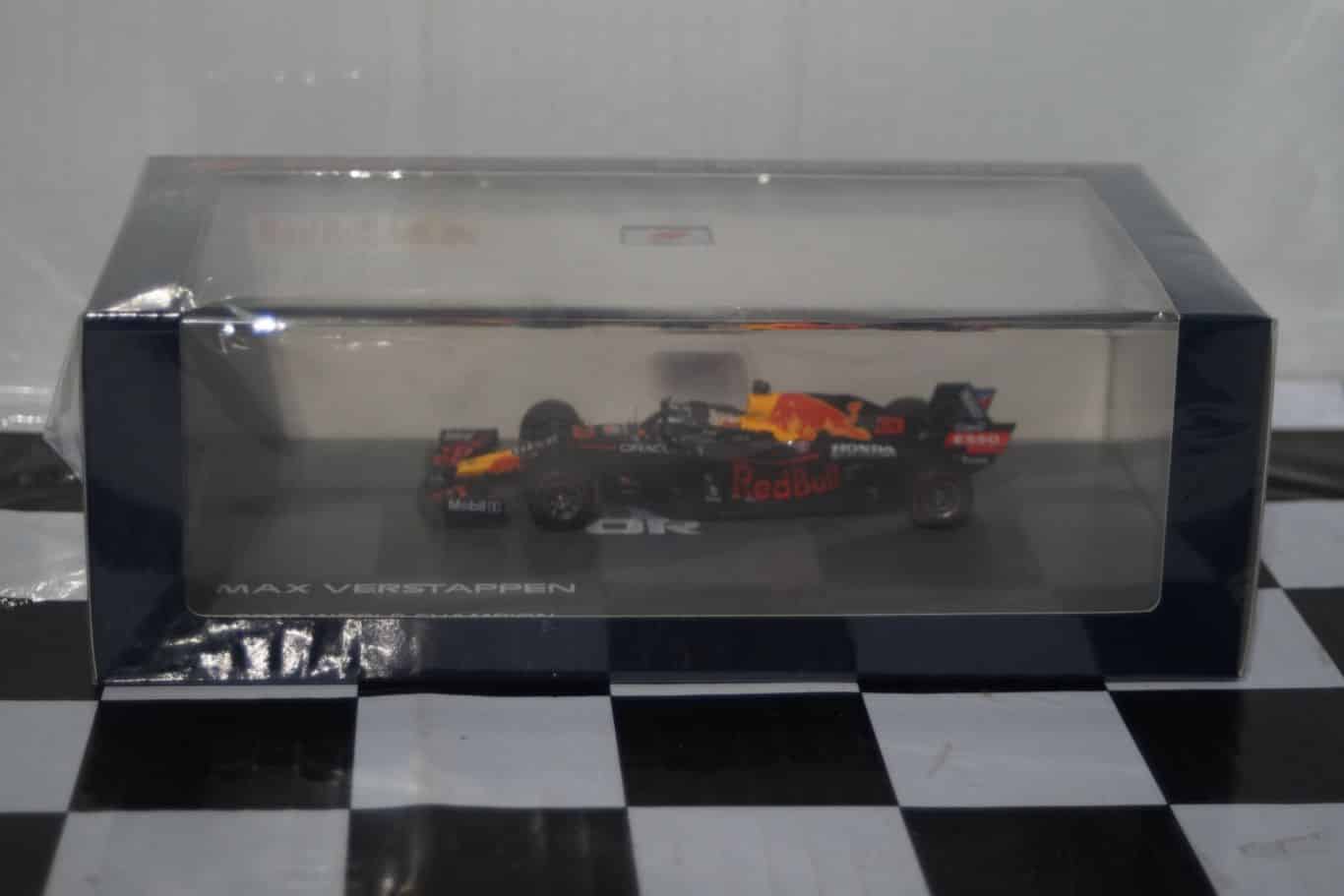 Spark Red Bull Racing RB16B Abu Dhabi GP 2021 M.Verstappen 1:43 Resin S7861