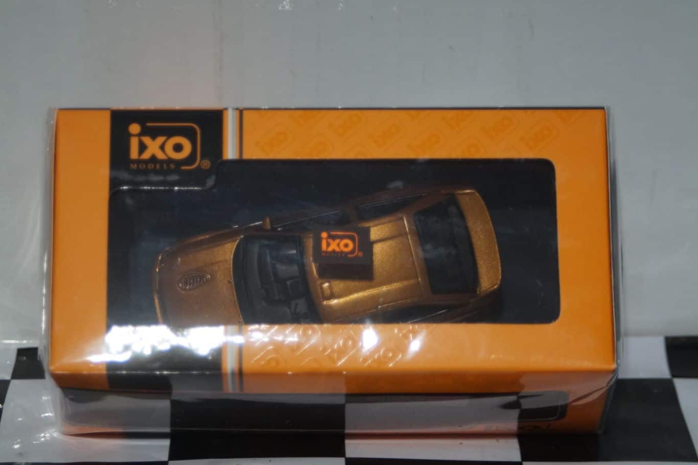 Ixo ford escort rs cosworth 1982 gold diecast 1:43 clc415n
