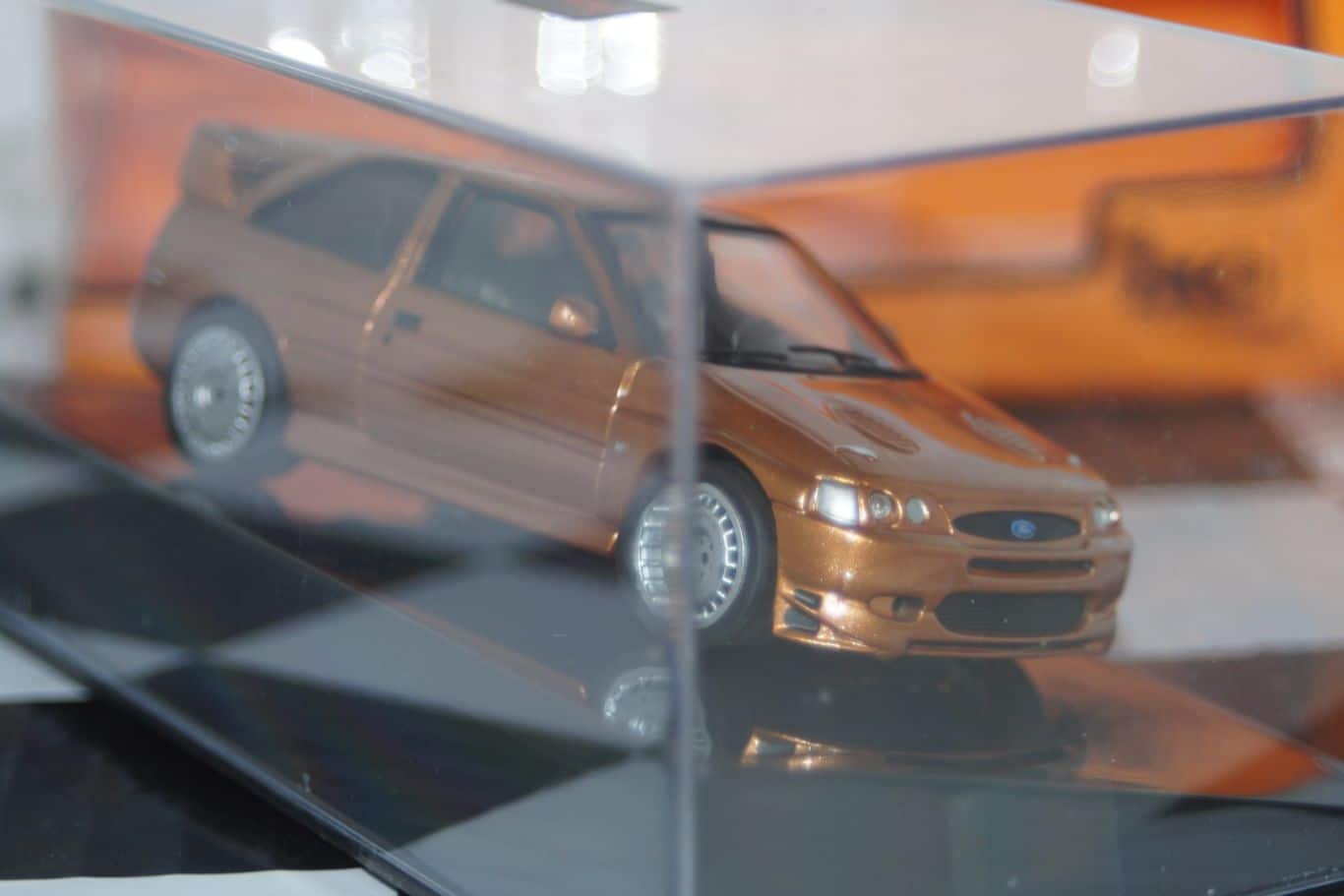 Ixo ford escort rs cosworth 1982 gold diecast 1:43 clc415n