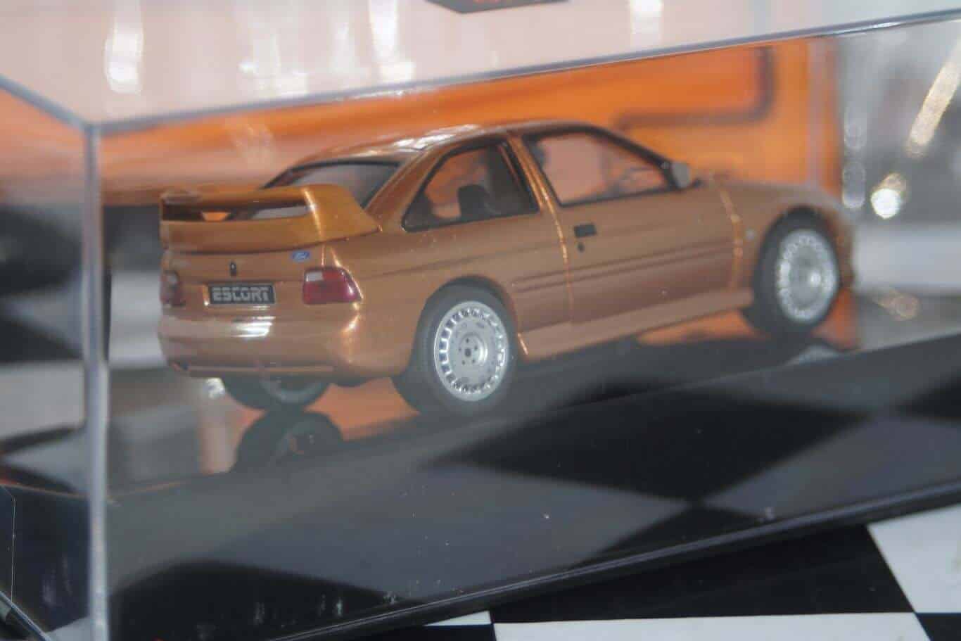 Ixo ford escort rs cosworth 1982 gold diecast 1:43 clc415n