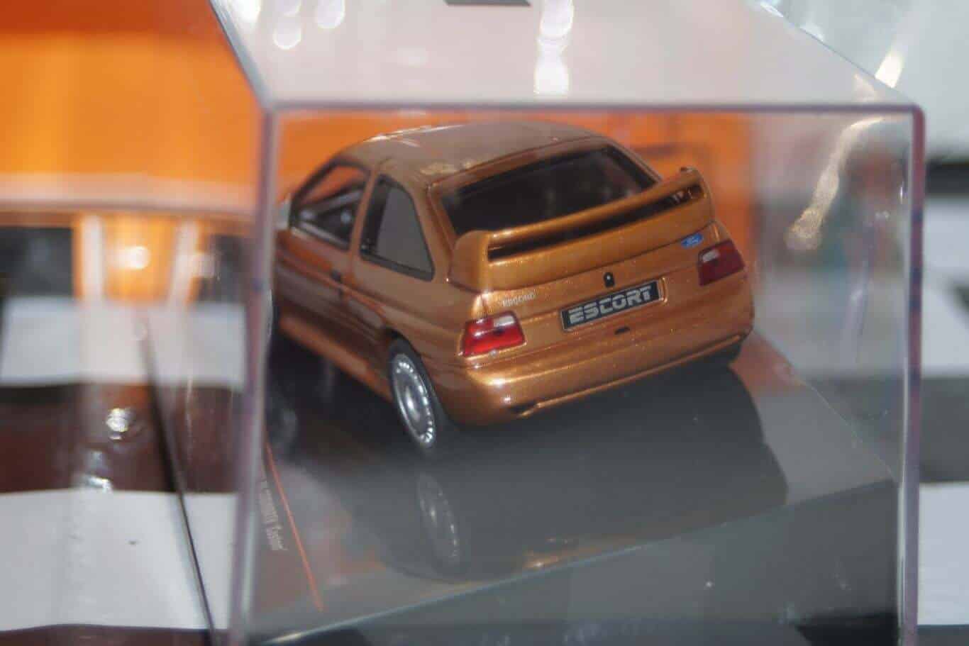 Ixo ford escort rs cosworth 1982 gold diecast 1:43 clc415n