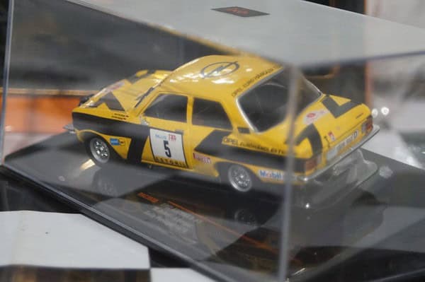 Ixo opel ascona a rally portugal 1974 opel team 1/43 rac383b
