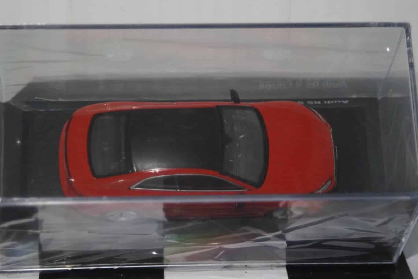 Spark audi a1 2018 white/black dealer 1:43 resin audi5011801031