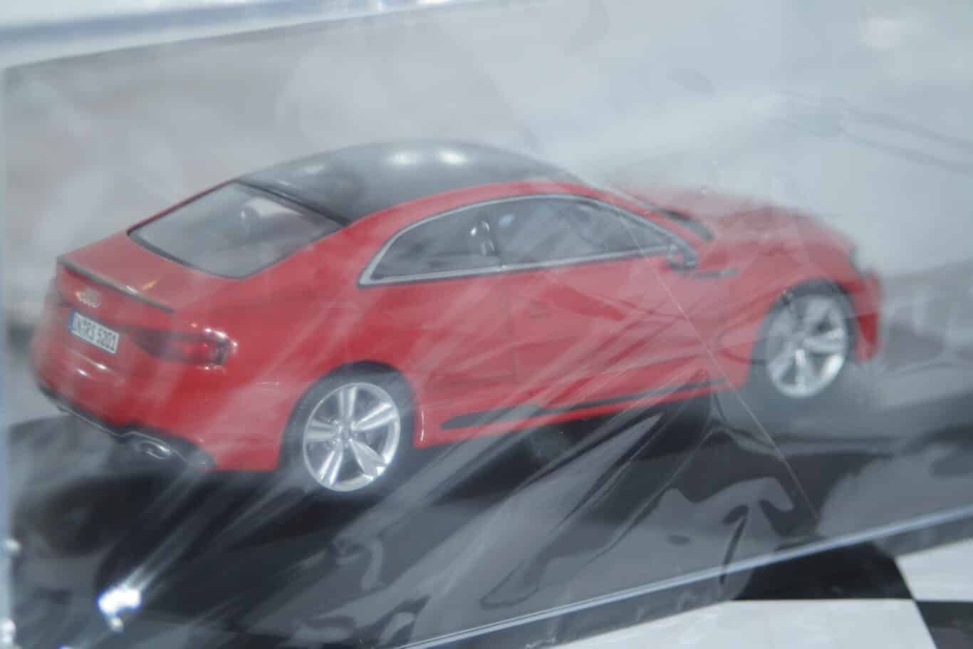 Spark audi a1 2018 white/black dealer 1:43 resin audi5011801031
