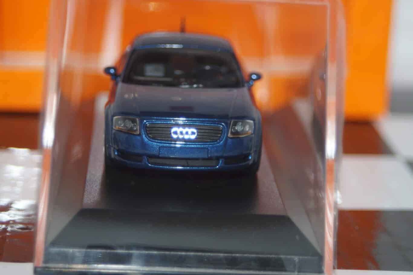 Maxichamps audi tt blue minichamps 1:43 940 017220