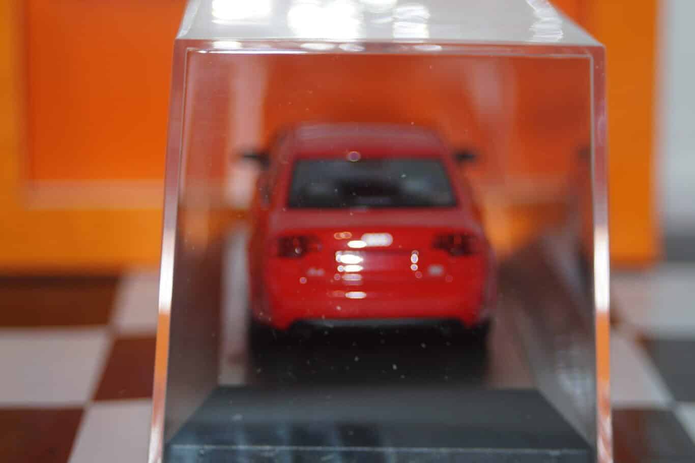 Maxichamps Audi A4 Red 2004 Minichamps 1:43 940 014401