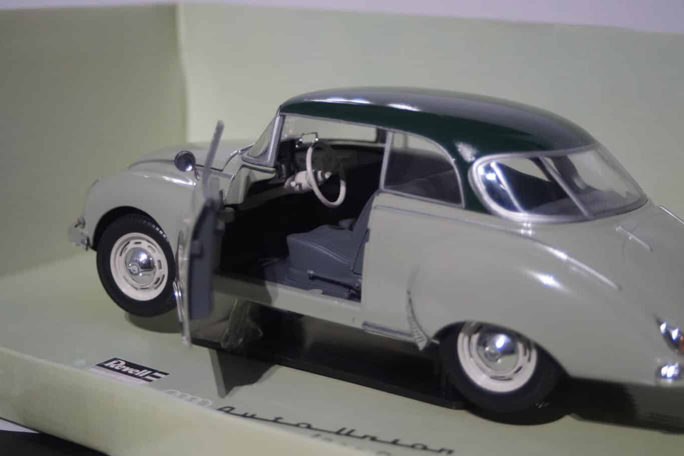 Mercedes issue CLK DTM Lamy 1:18 Diecast B6 696 2121 Maisto