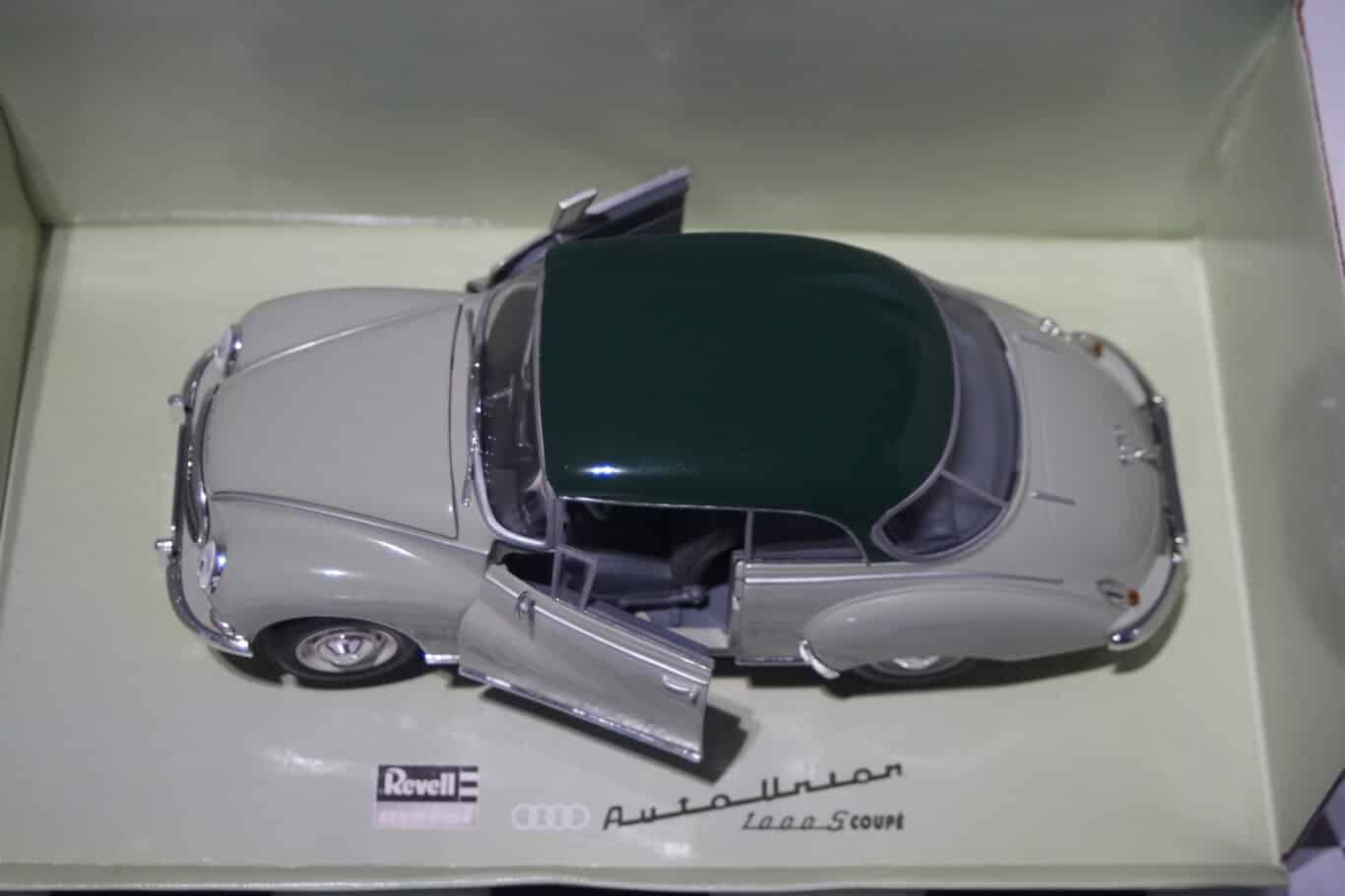 Mercedes issue CLK DTM Lamy 1:18 Diecast B6 696 2121 Maisto