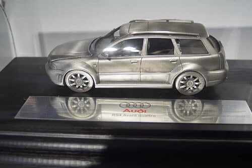 Audi dealer audi rs4 b5 avant pewter 1:24