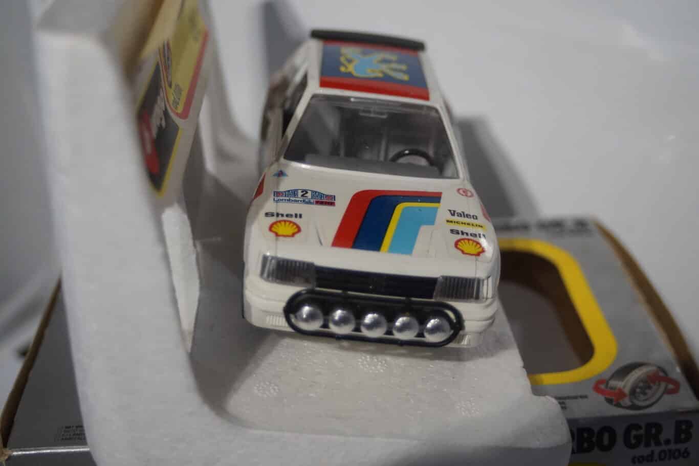 Burago Peugeot 205 T16 Group B 1:24 0106