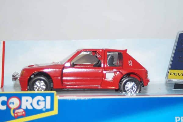 Corgi peugeot 205 red 1:36th 94180